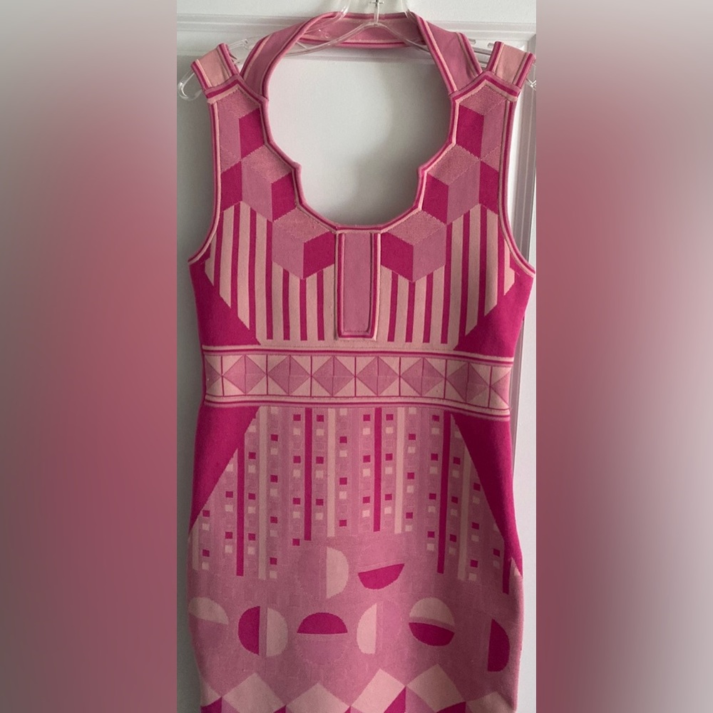 ZAC POSEN Beautiful short knit, size 10 geometric design with side zipper.